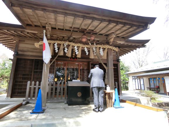 亀岡八幡宮参拝　岩田総領事